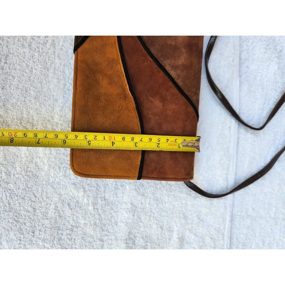 Unbranded strap has